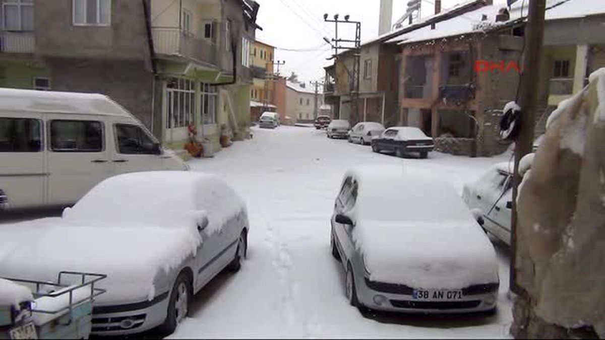 Çelikhan\'da 18 Köye Ulaşım Sağlanamıyor