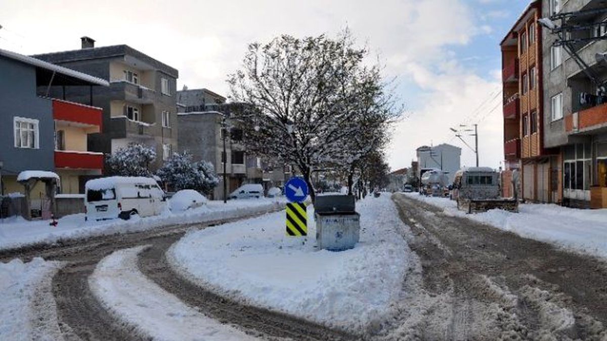 Çocukların Kar Sevinci