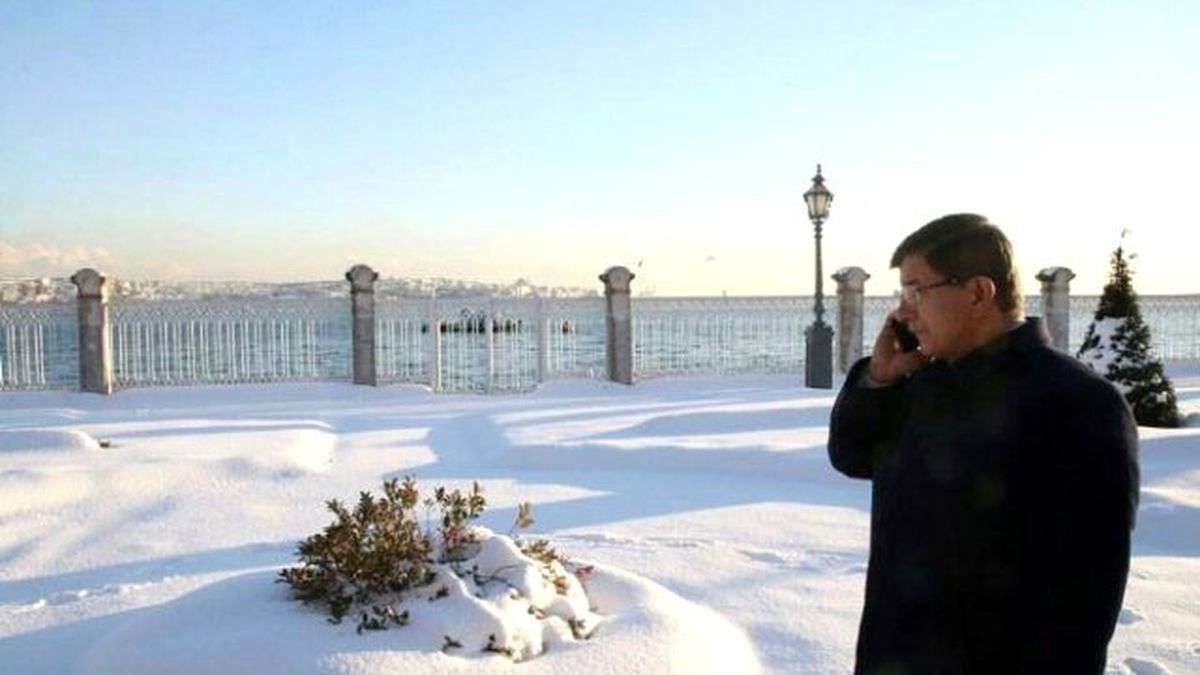 Davutoğlu\'nun Kar Manzaralı Fotoğrafı Beğeni Topladı