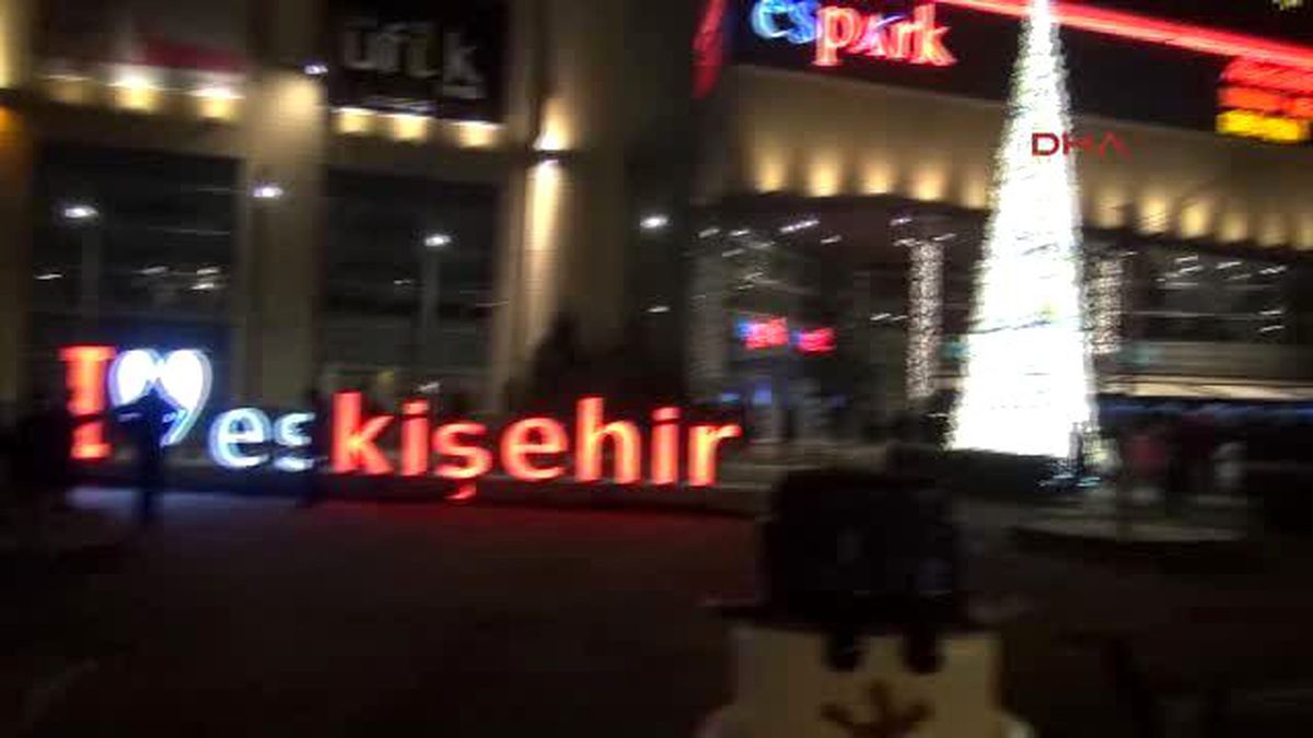 Eskişehir\'de Sokakta Yılbaşı Kutlaması