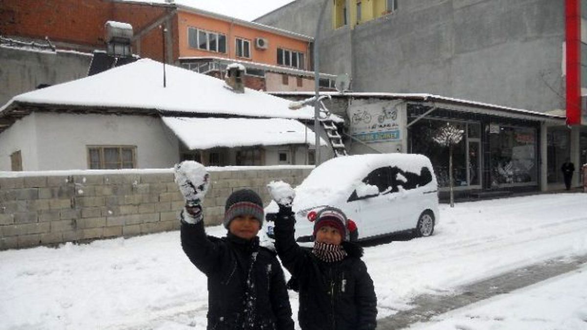 Gölbaşı İlçesi Beyaza Büründü