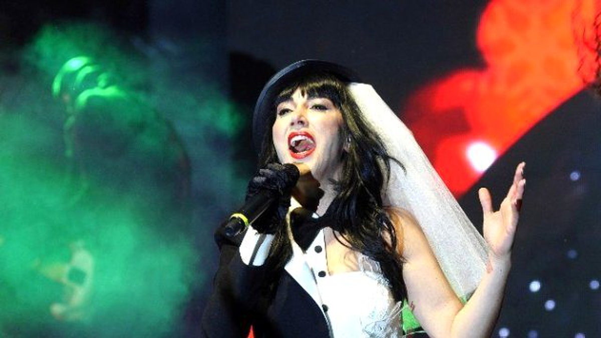 İstanbullular, Hande Yener Şarkılarıyla Yeni Yıl Coşkusunu Yaşadı