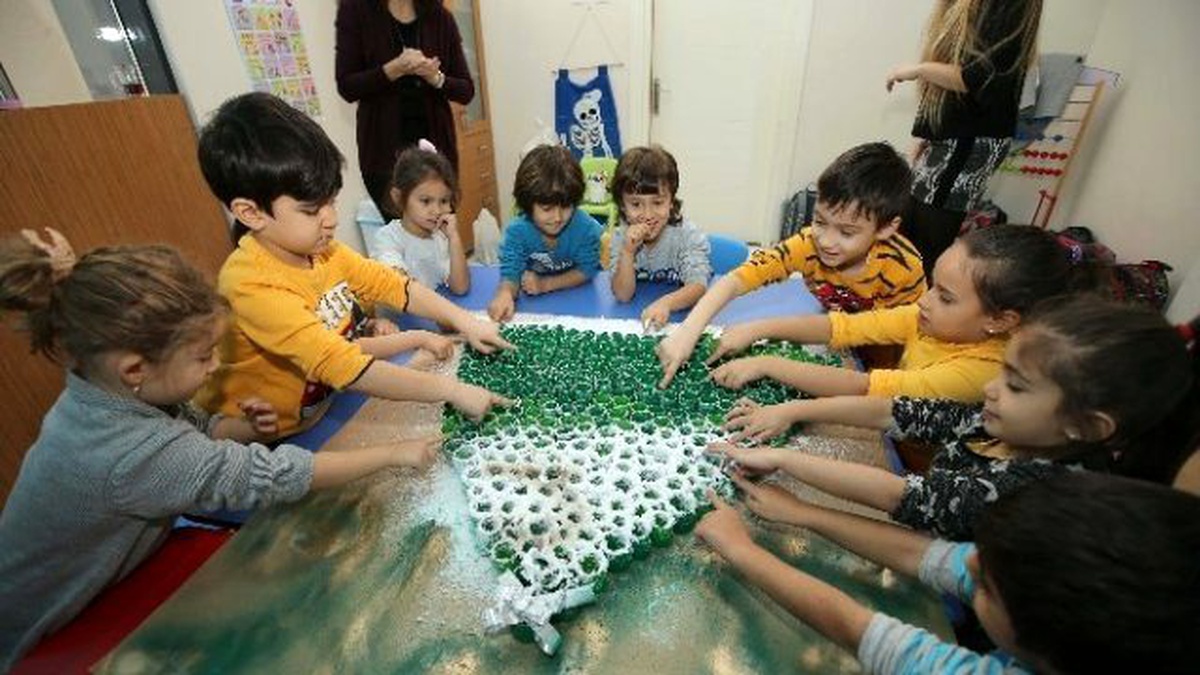 Karşıyakalı Miniklerden Yeni Yıl Sergisi