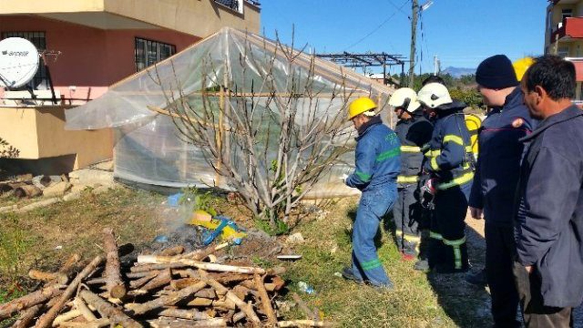 Kopan Elektrik Kablosu Mahalleliyi Sokağa Döktü, Korku Dolu Anlar Yaşattı