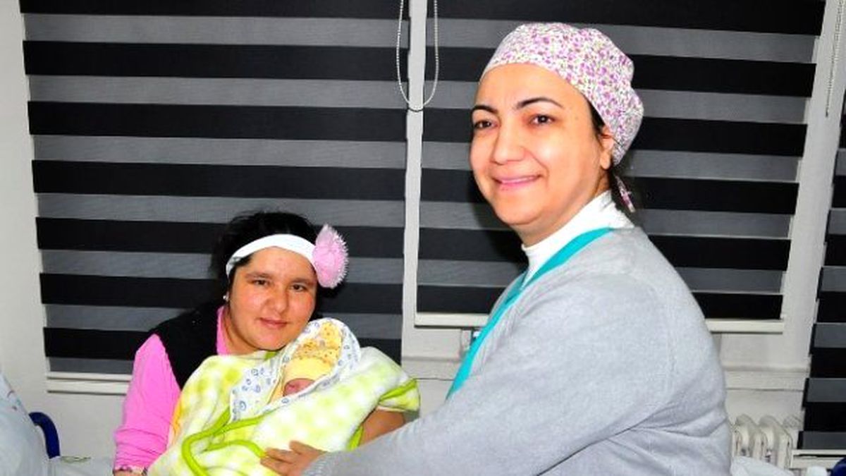 Manisa\'da 2016\'nın İlk Bebeği Doğdu