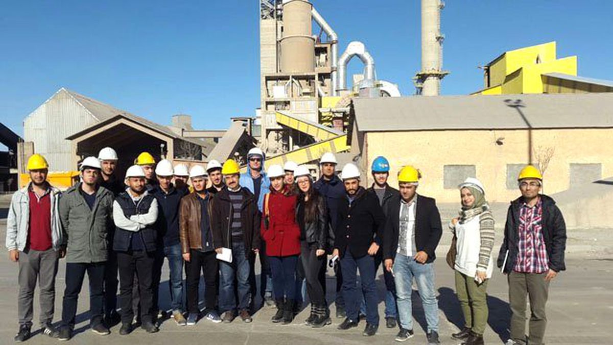 Öğrenciler Üretimi Yerinde Gördü