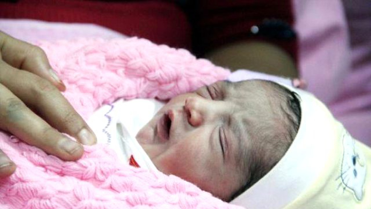 Şanlıurfa\'da Yeni Yılın İlk Bebeğine Belediye Başkanı İsim Verdi