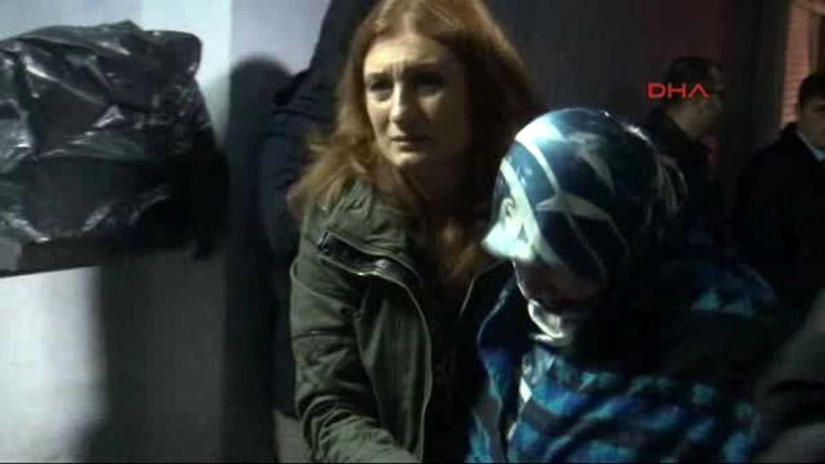 Şehit Polisin Cenazesi Manisa\'ya Getirildi
