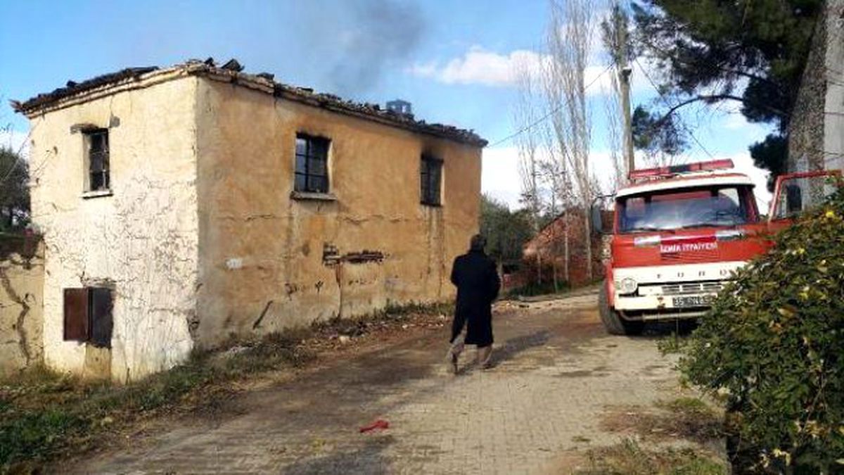 Yangın Yaşlı Çifti Evsiz Bıraktı