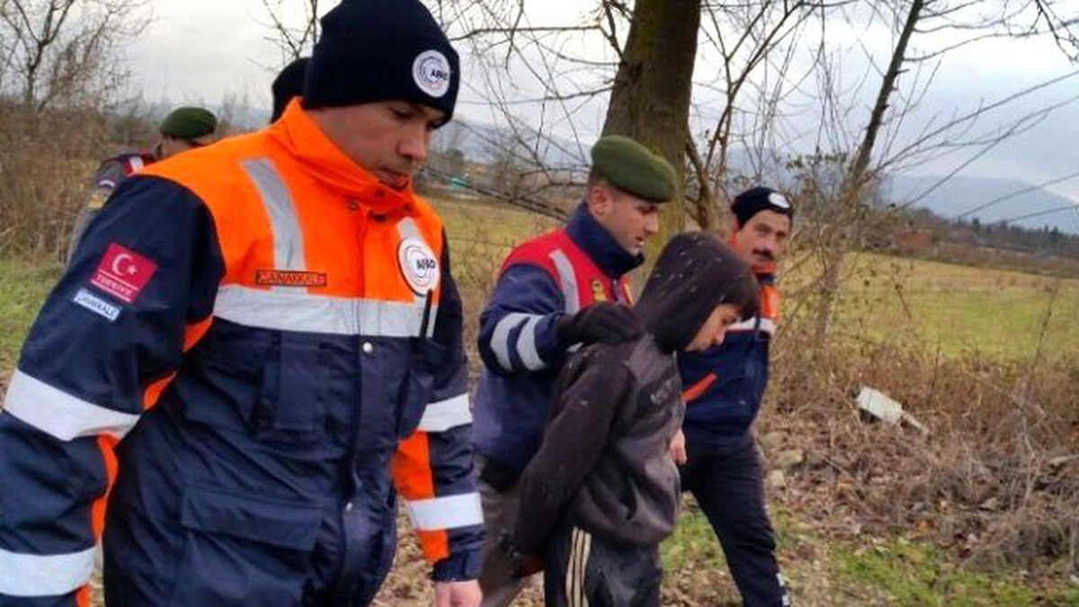 Yenice\'de Evine 2 Gündür Dönmeyen Çocuk Bir Barakada Bulundu