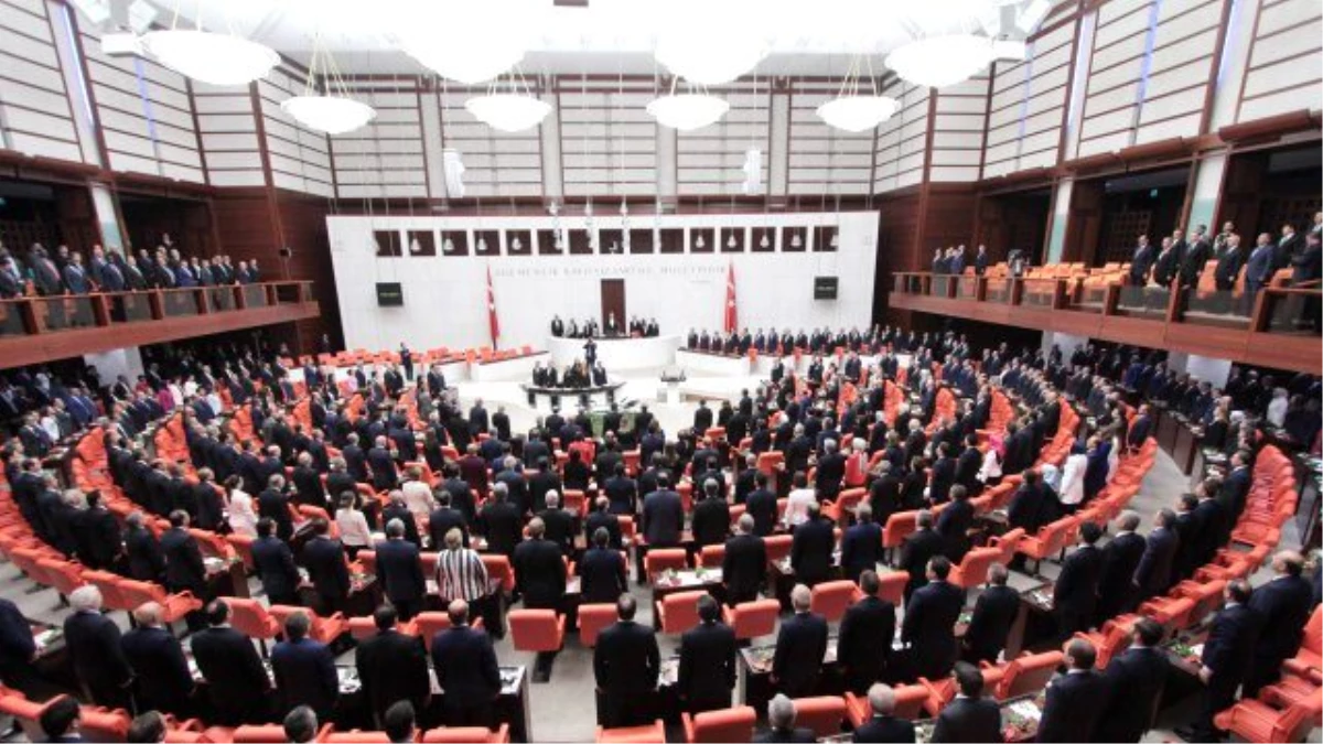 AK Parti\'nin Anayasa Taktiği! CHP ve MHP\'nin Karşı Çıktığı Maddelere HDP Formülü