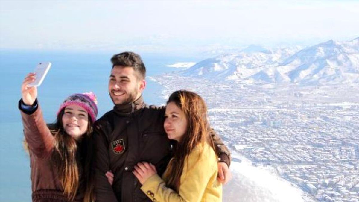 Deniz Üzerindeki Havalimanının Kış Manzarası