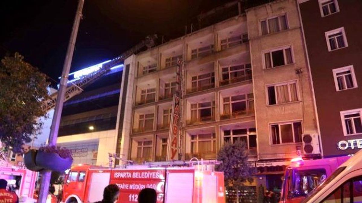Isparta\'da Otel Yangını