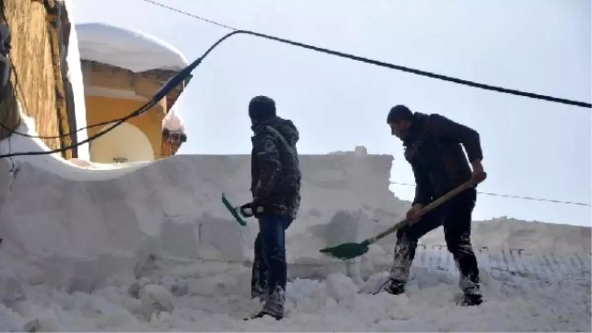 Kar Yağışı Van, Bitlis, Hakkari\'de Hayatı Durma Noktasına Getirdi(4)