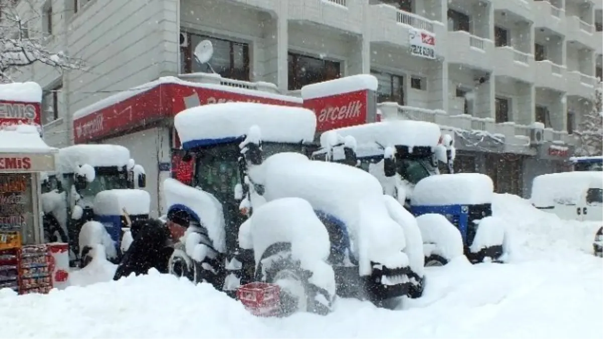 Malazgirt\'te Kar, Hayatı Durma Noktasına Getirdi