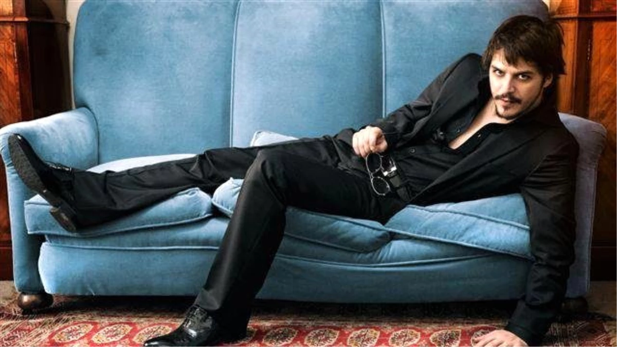 Mehmet Günsür'dan İnternet Dizisi Sürprizi