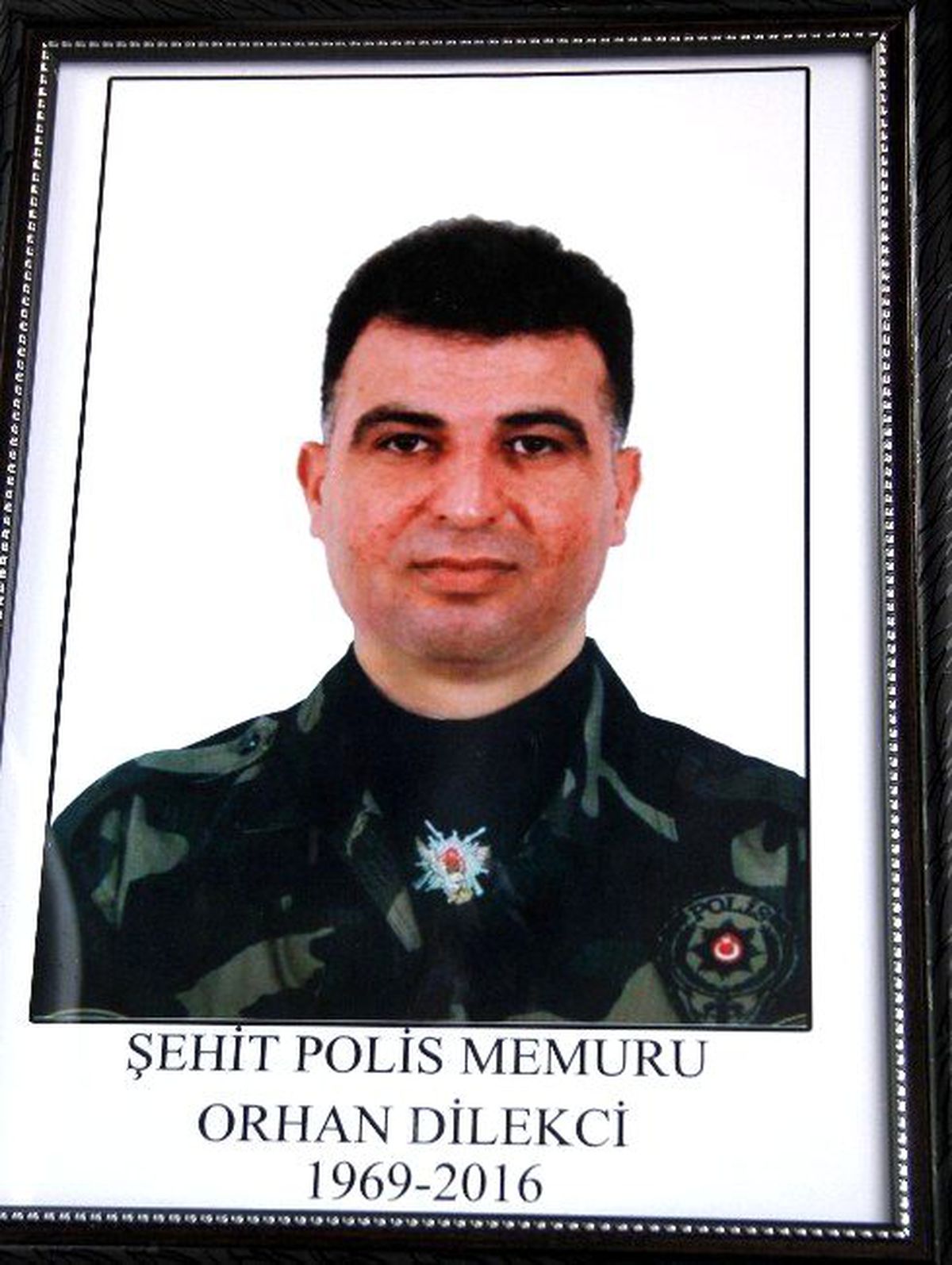 Özel Harekat Polisleri, Şehit Meslektaşlarının Cenazesini Omuzladı