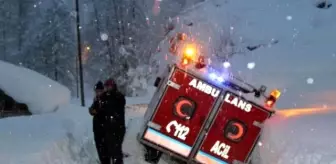 Rize'de Yollar Kapandı, Araçlar Kara Gömüldü (2)