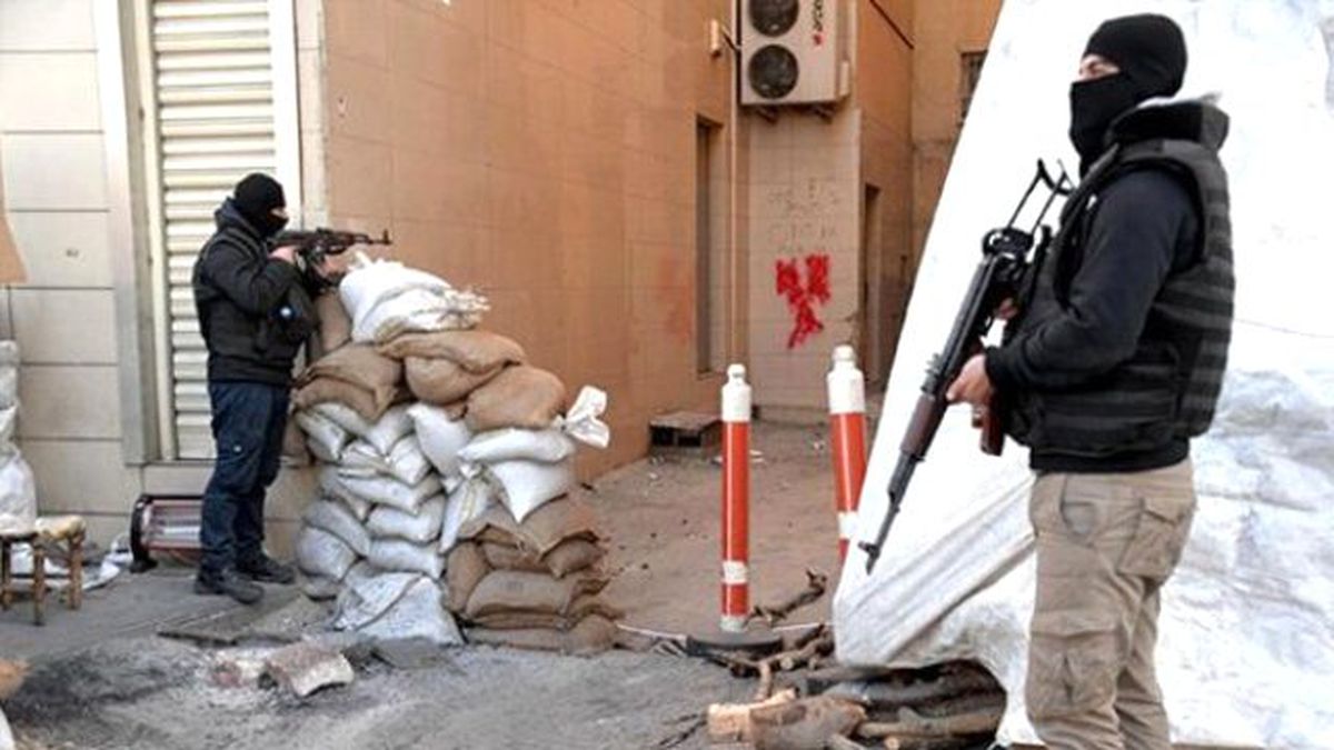 Sur'da Çatışmalar Sürüyor! 13 Asker Yaralı