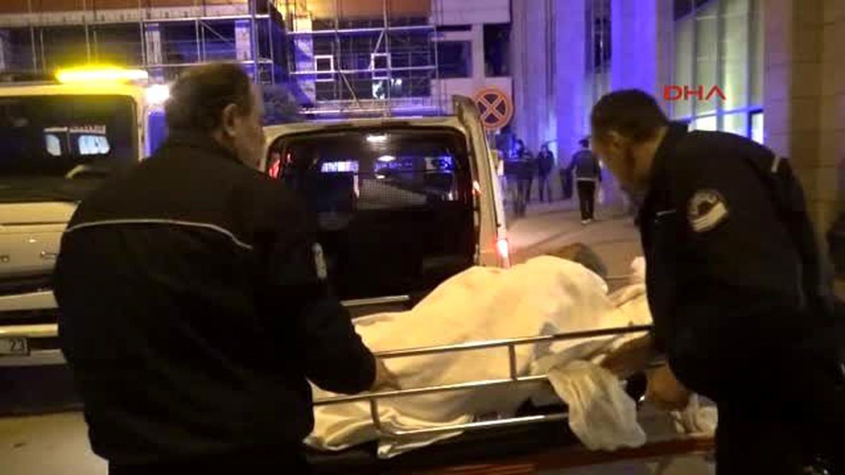 Antalya Soğukta Sedye Üzerinde