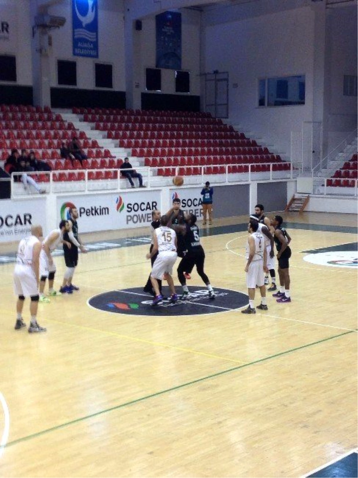 Büyükşehir Basket Takımı İzmir\'den Galip Dönüyor