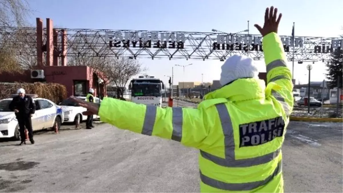 Eskişehir Otogarında Kış Lastiği Denetimi