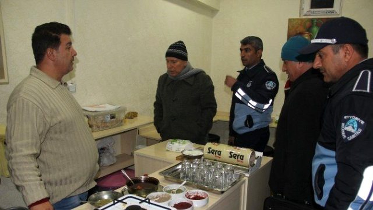 Eyyübiye Belediyesi Zabıta Ekiplerinden Gıda Denetimi