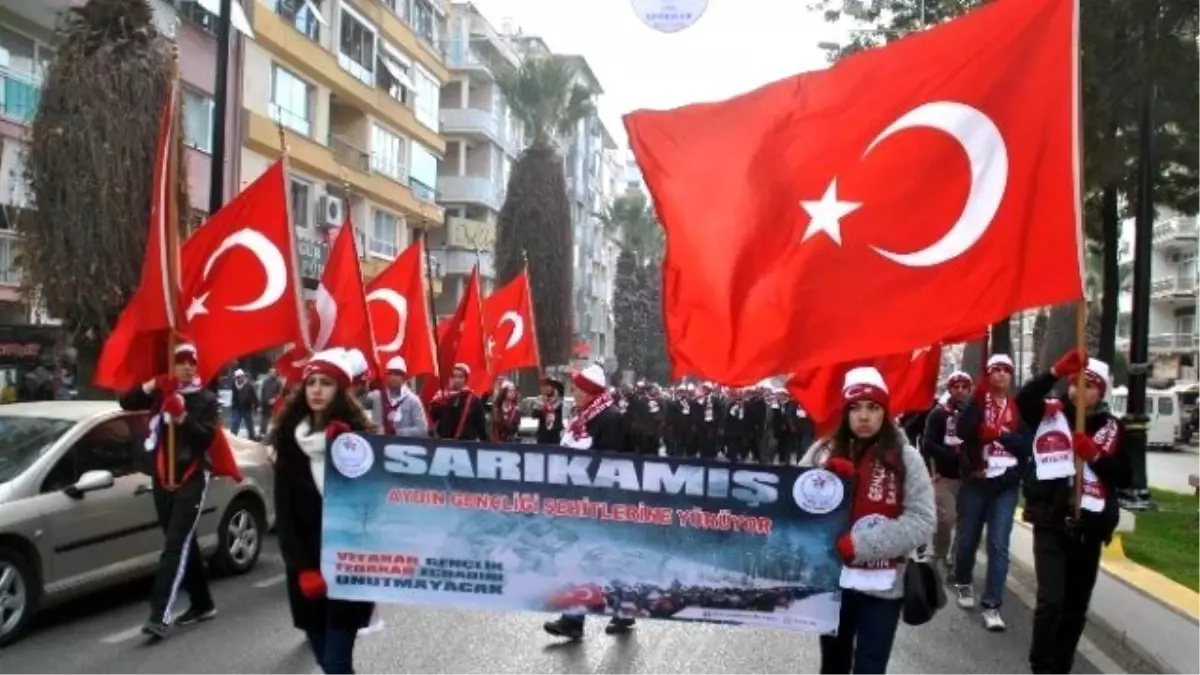 Vefakar Gençlik Fedakar Ecdadını Unutmadı