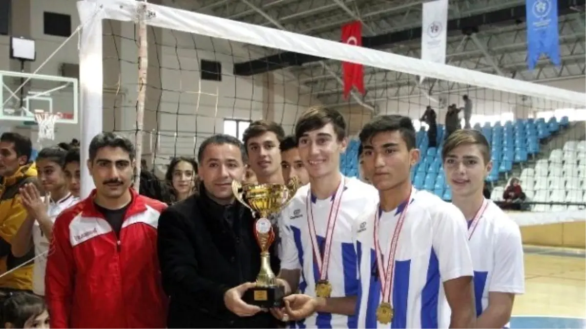 Voleybol Müsabakaları Yapıldı