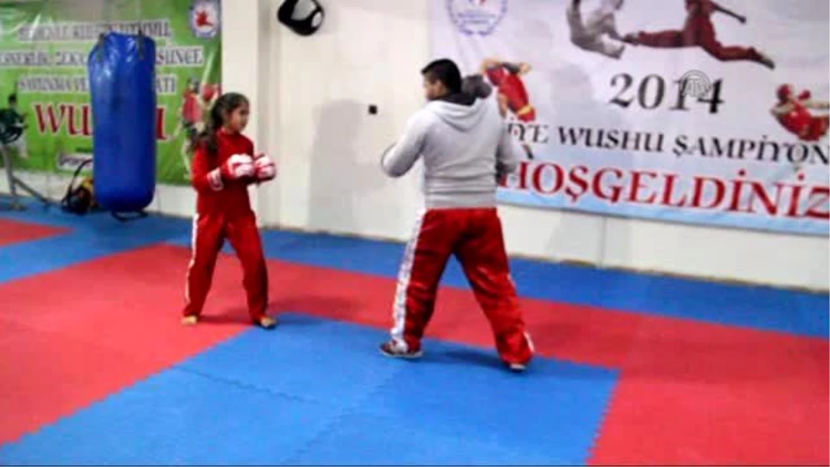 Wushu Sporcuları Antalya\'dan Madalyalarla Döndü