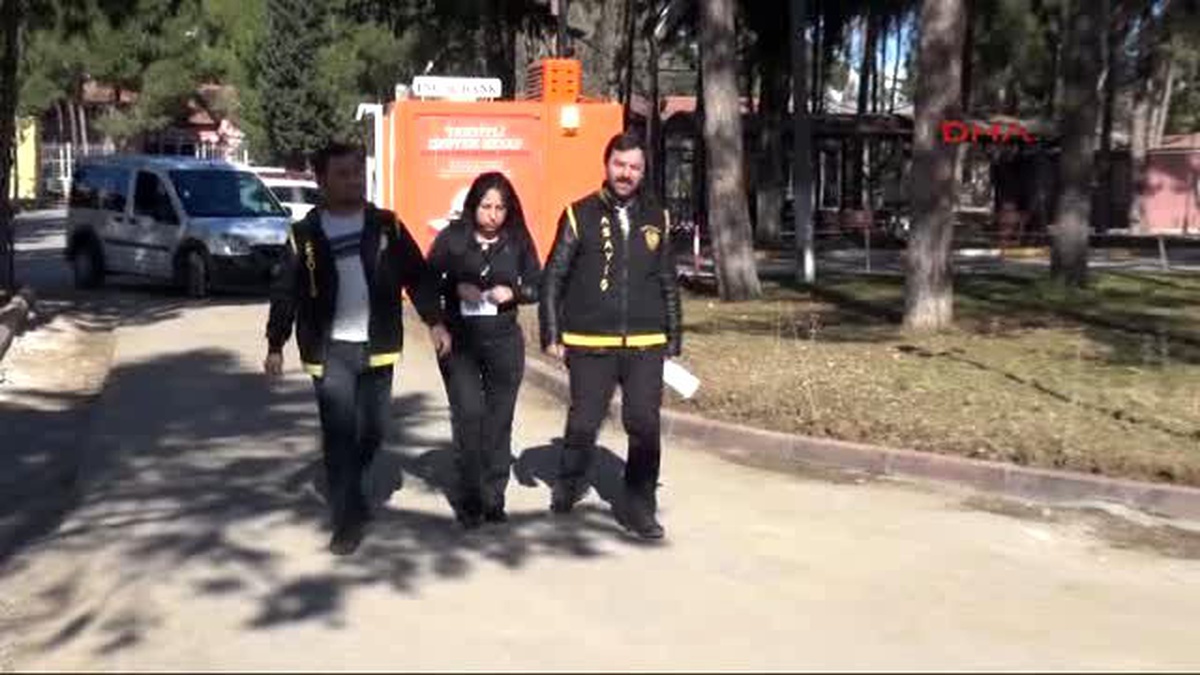 Adana - Ablasına Fuhuş Yaptırırken Yakalandı