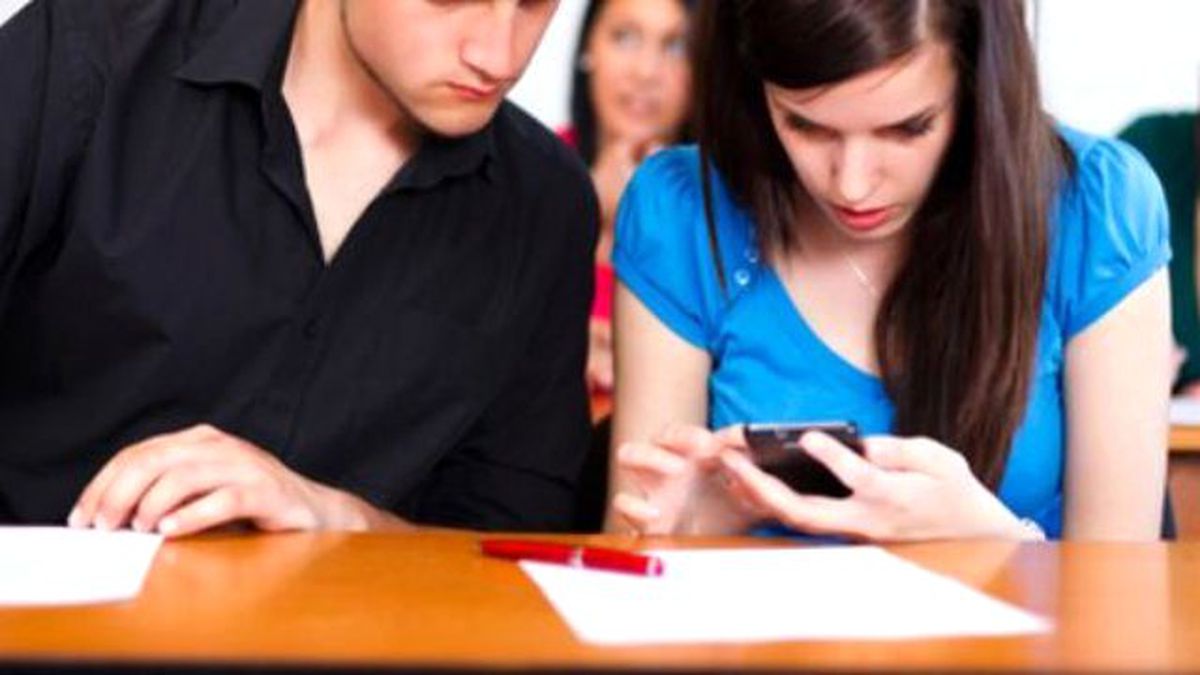 AÖL Sınavında İç Çamaşırına Sakladığı Telefonla Kopya Çekti