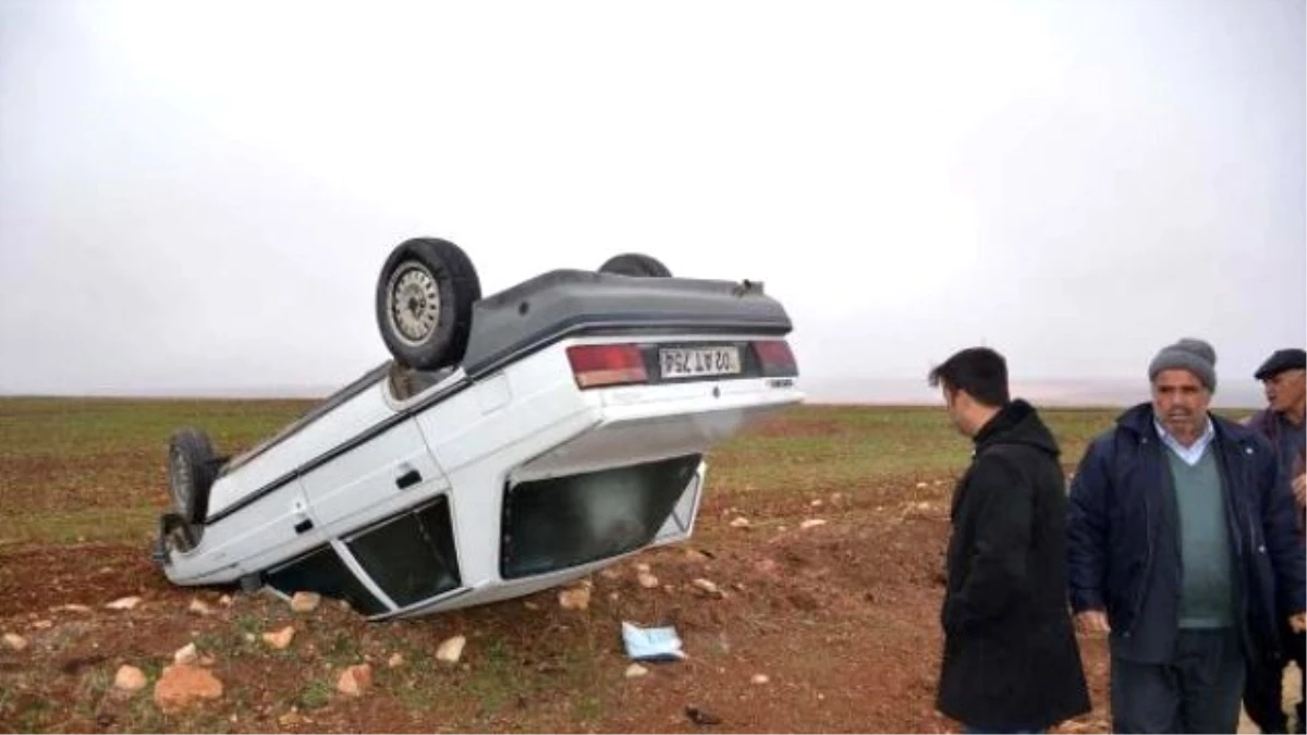 Besni\'de Takla Atan Otomobilin Sürücüsü Yaralandı
