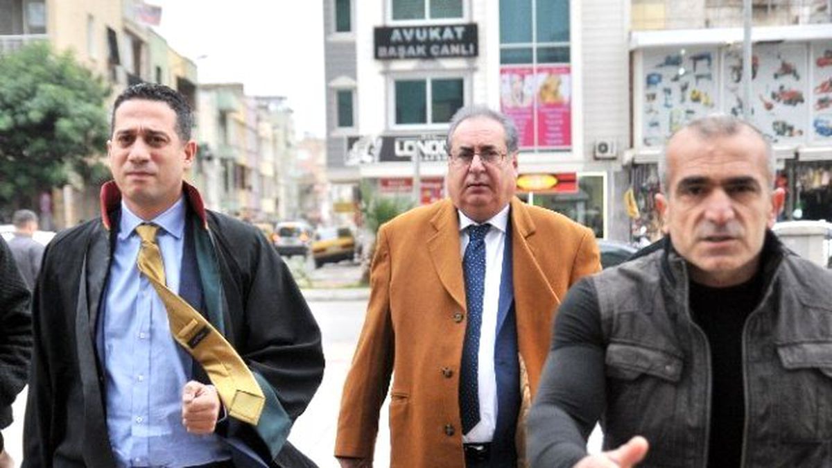 CHP\'li Eski Belediye Başkanı Macit Özcan Hakim Karşısında