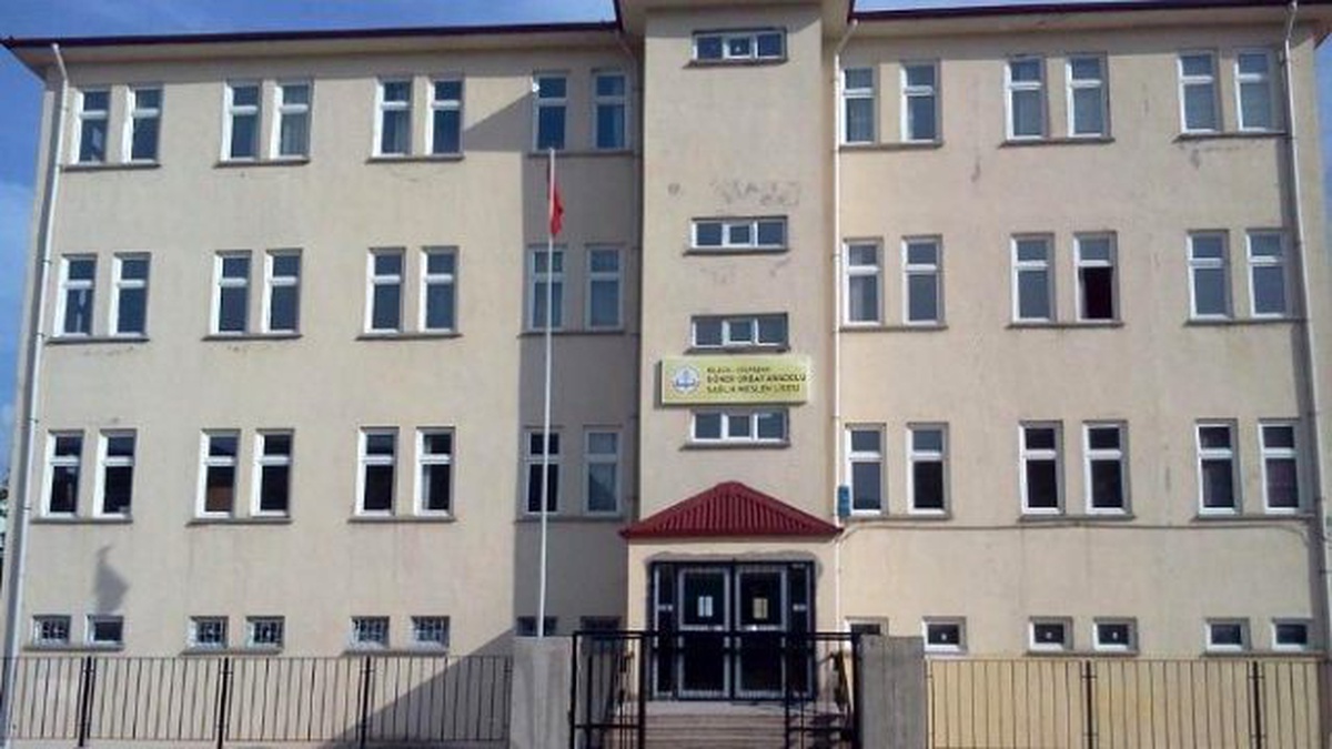 Eski Öğrenciler Öğretmenlerine Sahip Çıktı