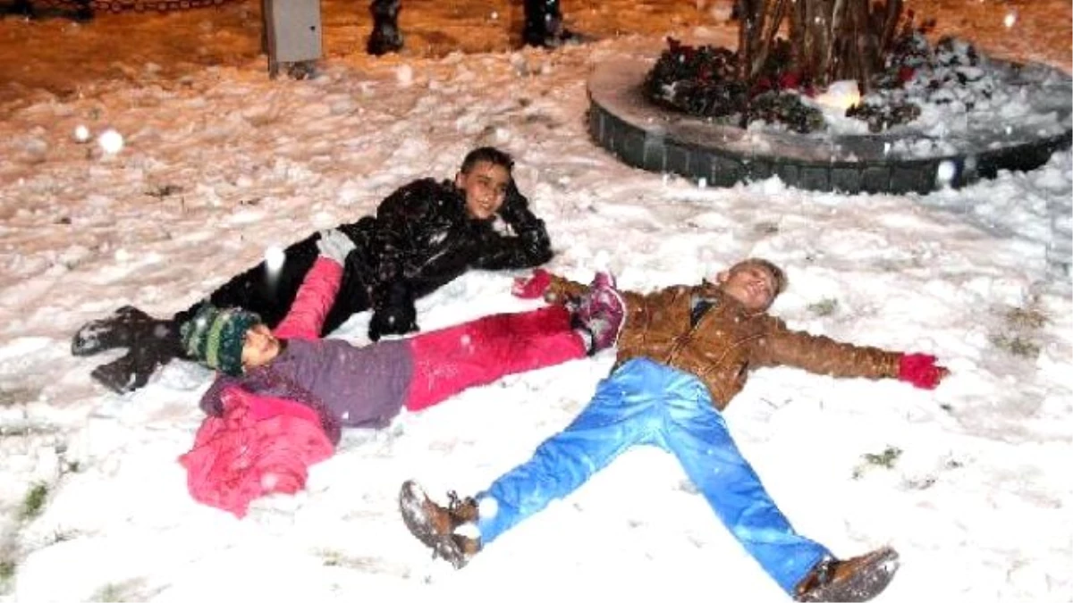 Hatay\'da Okullar Kar Nedeniyle Bir Gün Tatil