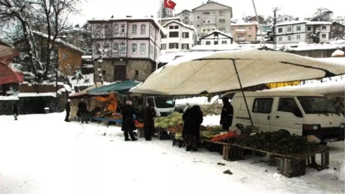 Kar Soğuğu Pazarı\'da Vurdu