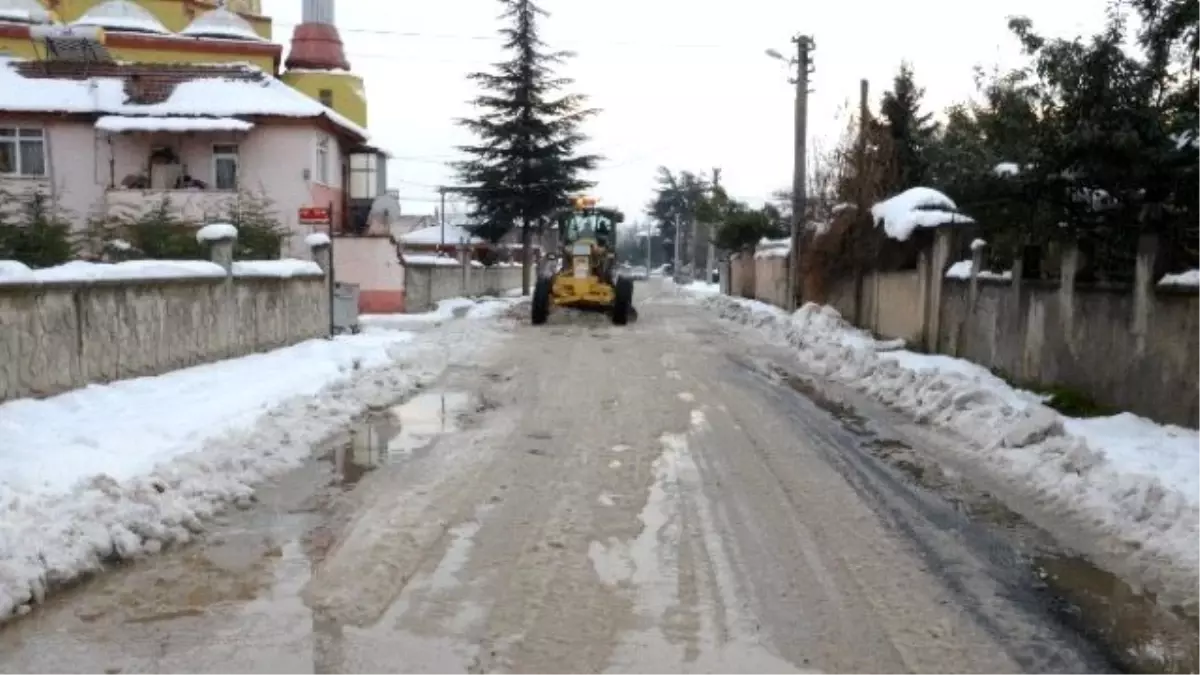 Kar Timleri Ara Sokaklara Girildi