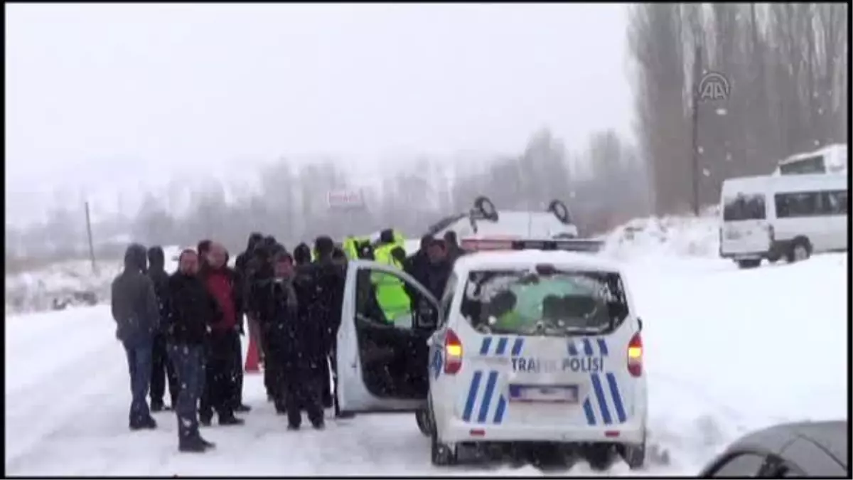 Minibüs Devrildi: 10 Yaralı