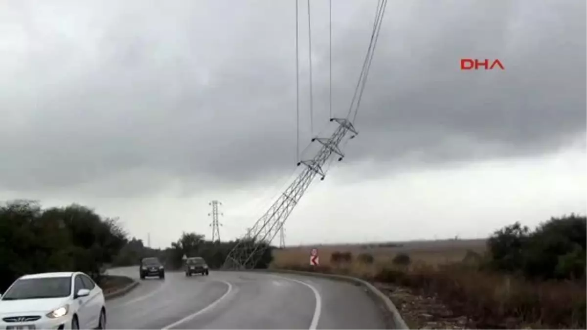 Serik\'te Şiddetli Rüzgar Yüksek Gerilim Hattı Direğini Yan Yatırdı