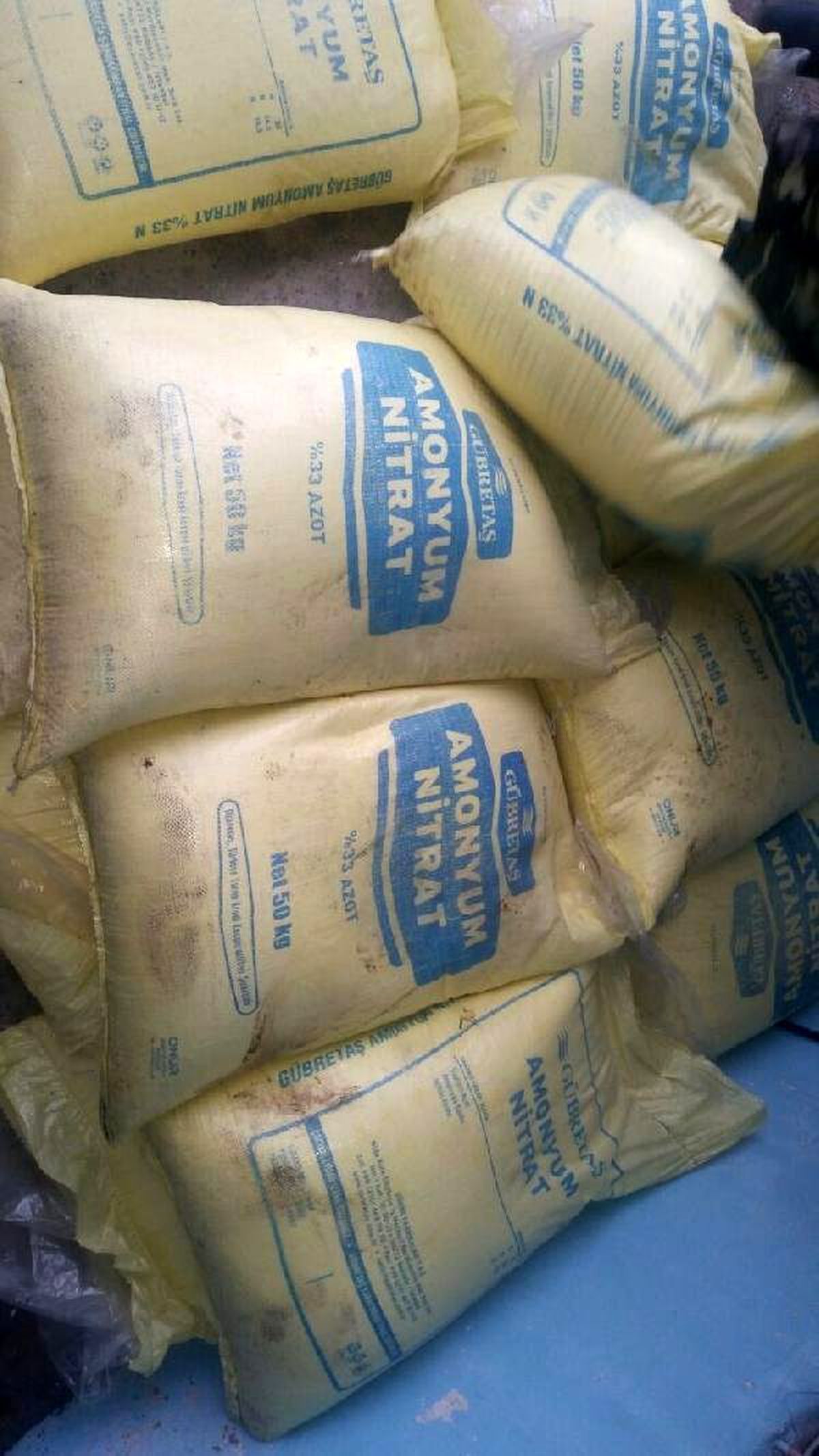 Silopi'de Evlerde Yapılan Aramalarda 1 Ton Amonyum Nitrat Bulundu