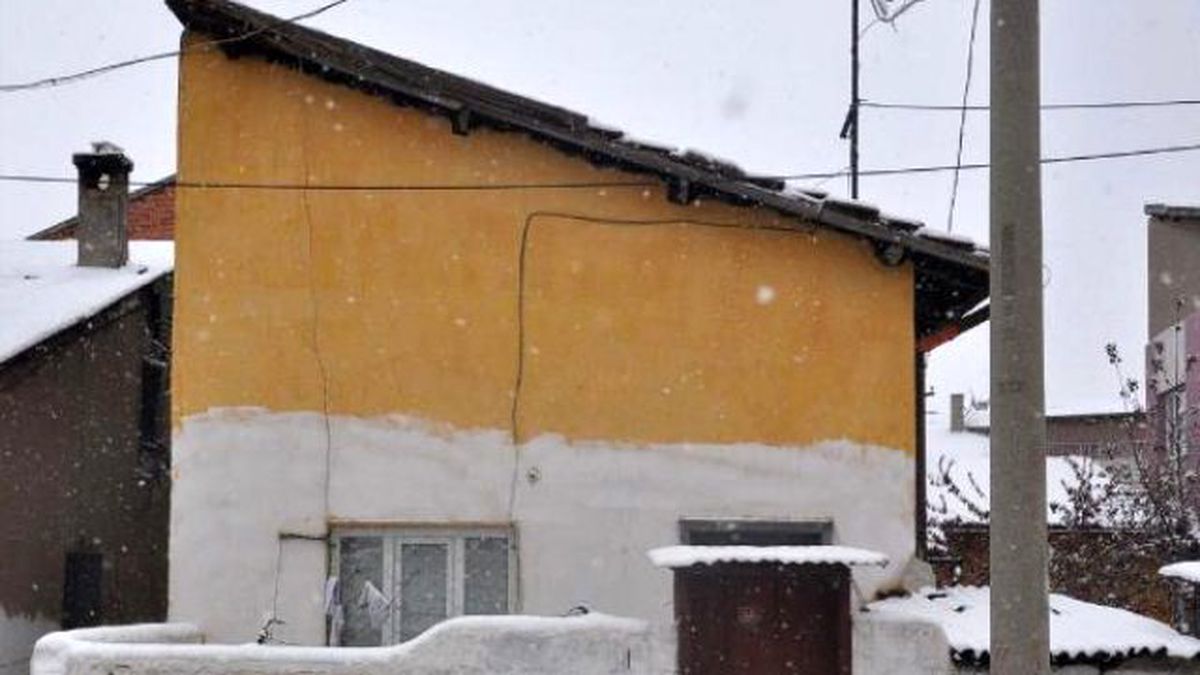 Sivas\'ta Baba ve Oğlu Sobadan Zehirlenip Öldü