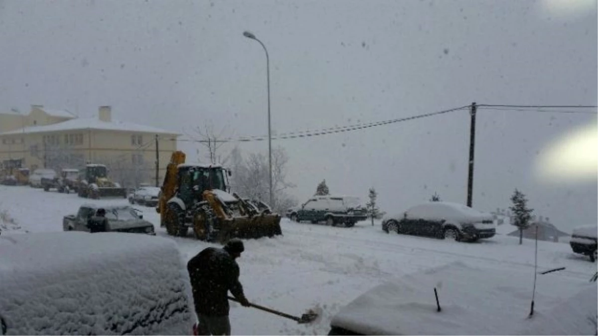 Yoğun Kar Karaman\'ın Yüksek Kesimlerinde Etkili Oluyor