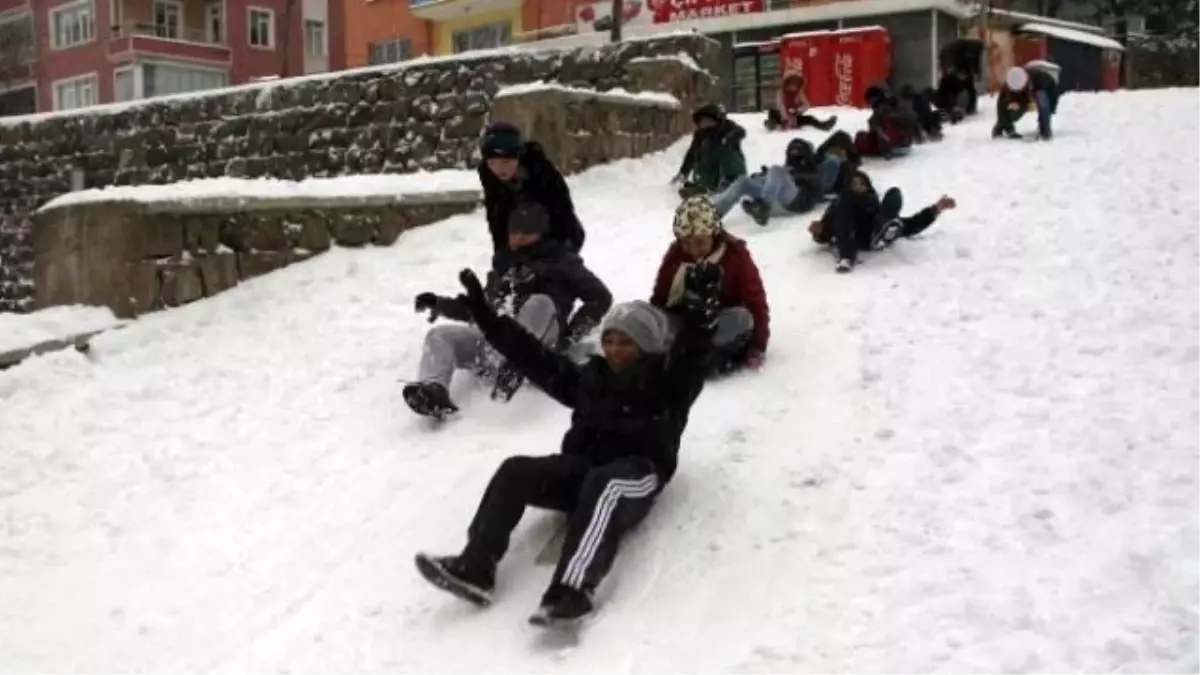 Yozgat\'ta Okullar Bir Gün Süreyle Tatil Edildi