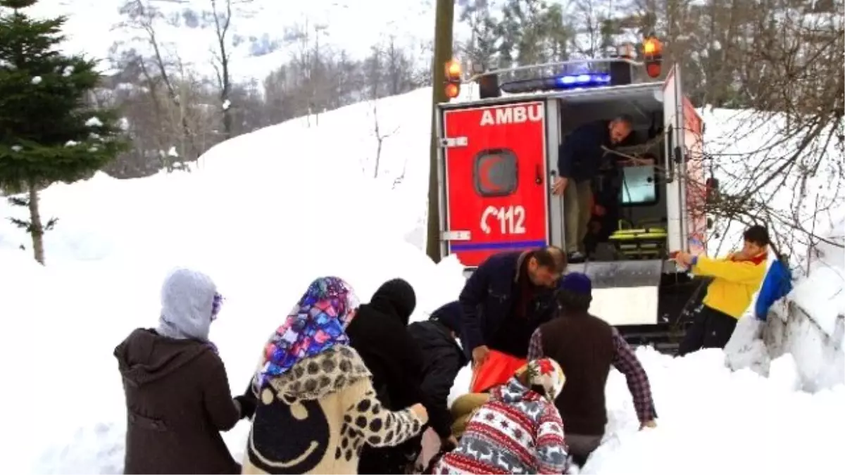 70 Yaşındaki Obez Hastası Kar Paletli Ambulansla Kurtarıldı