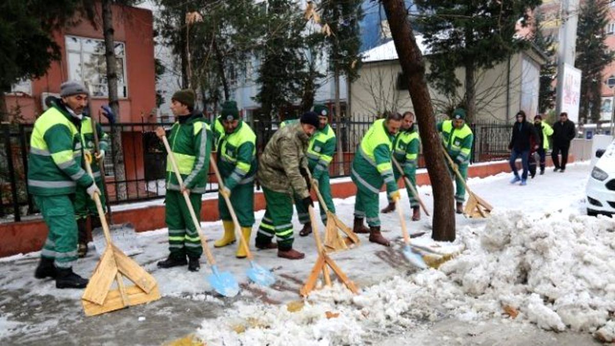 Adıyaman\'da Kar Temizleme Çalışmaları