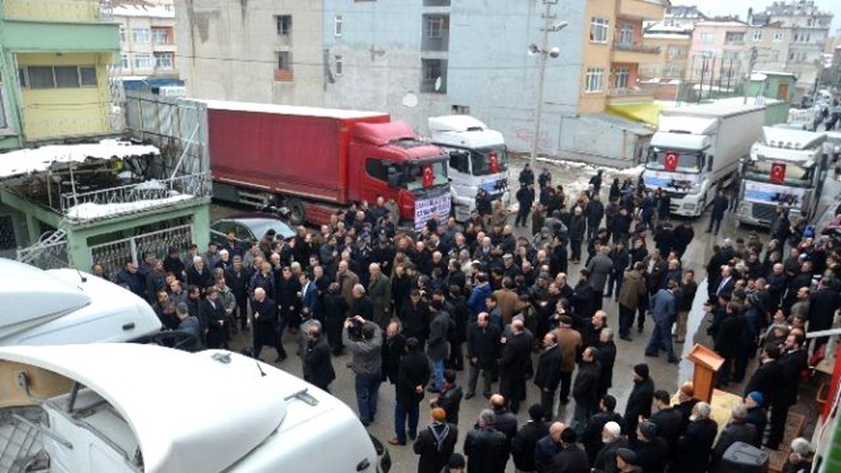 Bafra\'dan Türkmenlere 6 Tır Yardım Gönderildi