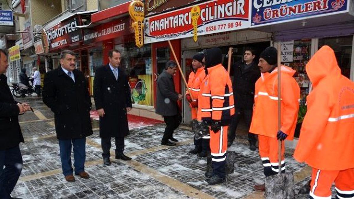 Başkan Gürkan, Karla Mücadele Çalışmalarını Yerinde İnceledi