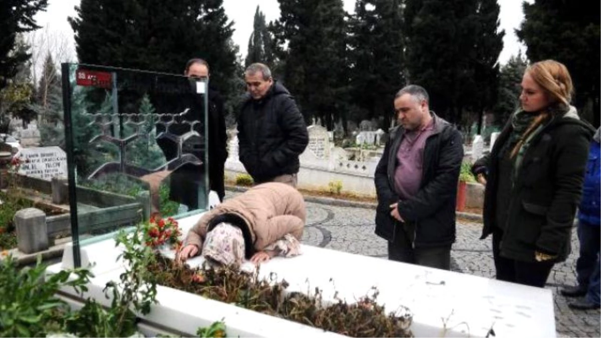 Berkin Elvan Doğum Gününde Mezarı Başında Anıldı