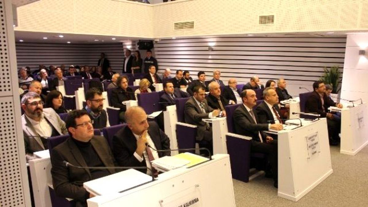 Buca Belediye Meclisi\'nde 2 Bin Öğrenciye Para Yardımı Kararı